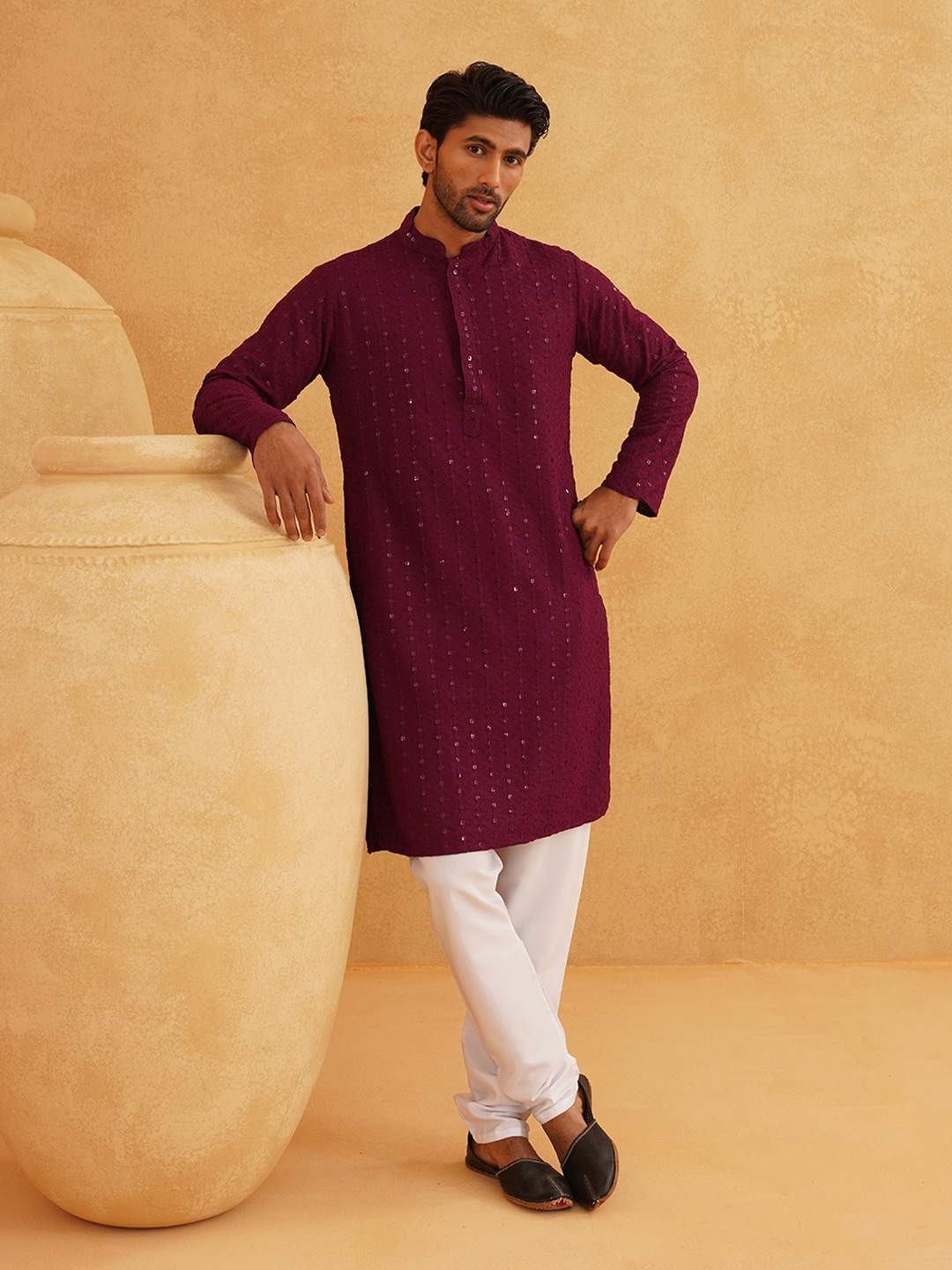 

SOJANYA Men Purple Embroidered Regular Pure Cotton Kurta with Churidar