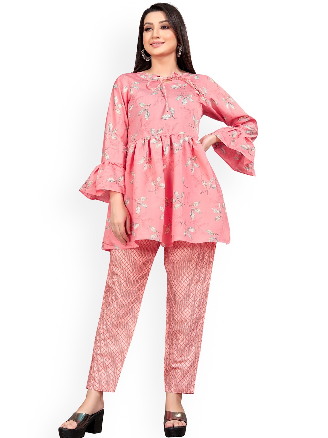 

Rhey Floral Printed Straight Kurti With Trousers, Pink