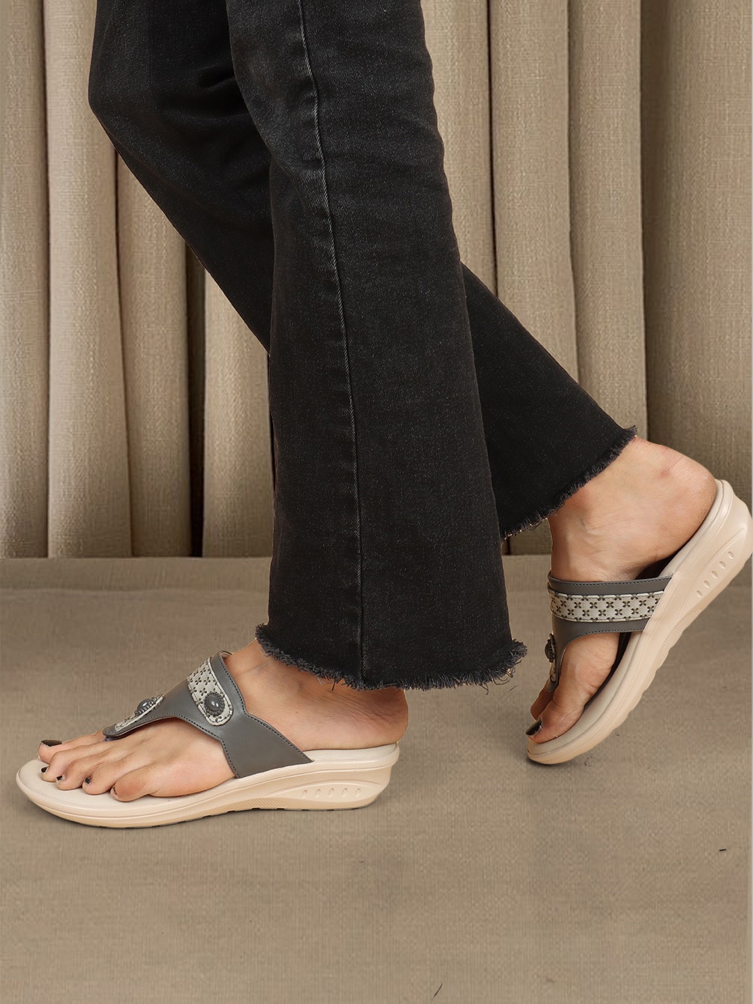 

ICONICS Embellished Comfort Heels, Grey