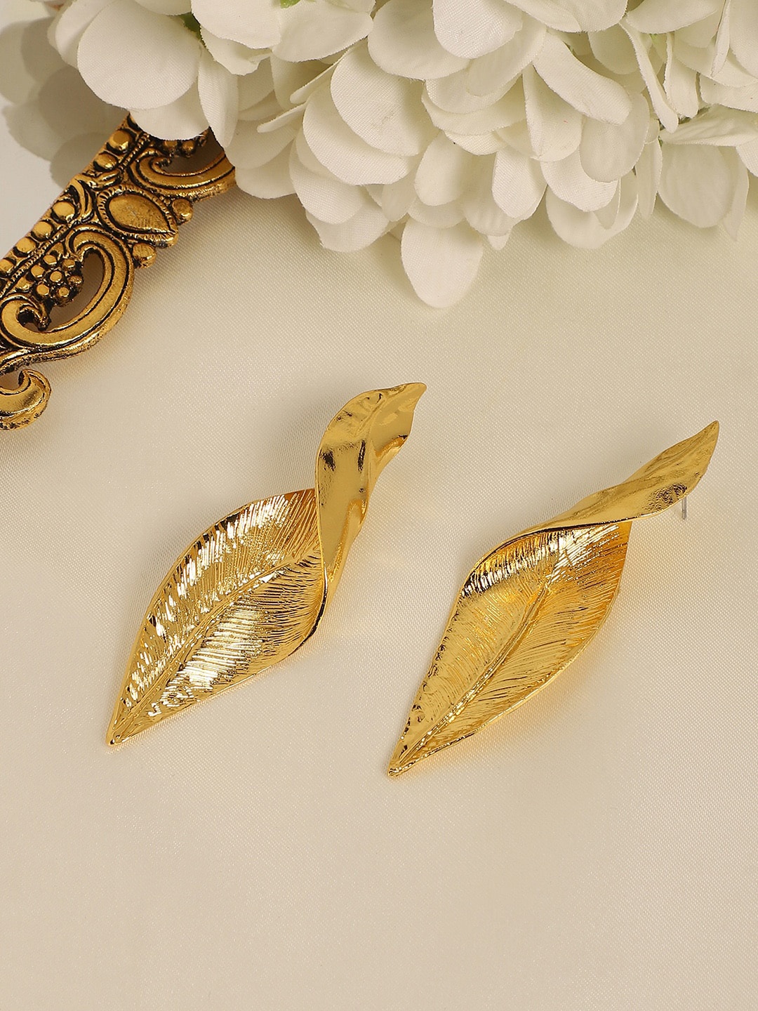 

SOHI Gold-Plated Contemporary Drop Earrings