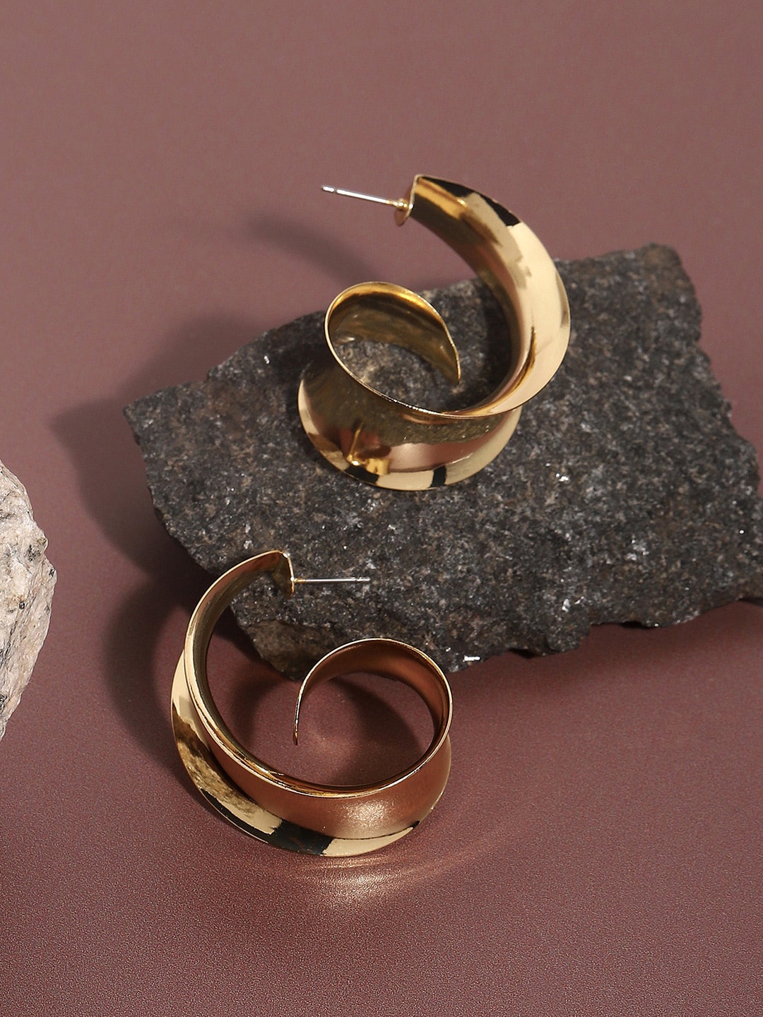 

SOHI Gold-Plated Classic Hoop Earrings