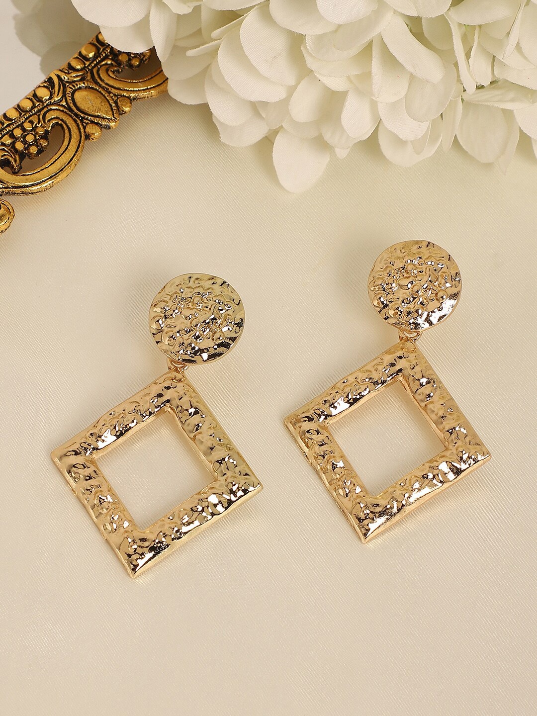 

SOHI Gold-Toned Diamond Shaped Drop Earrings