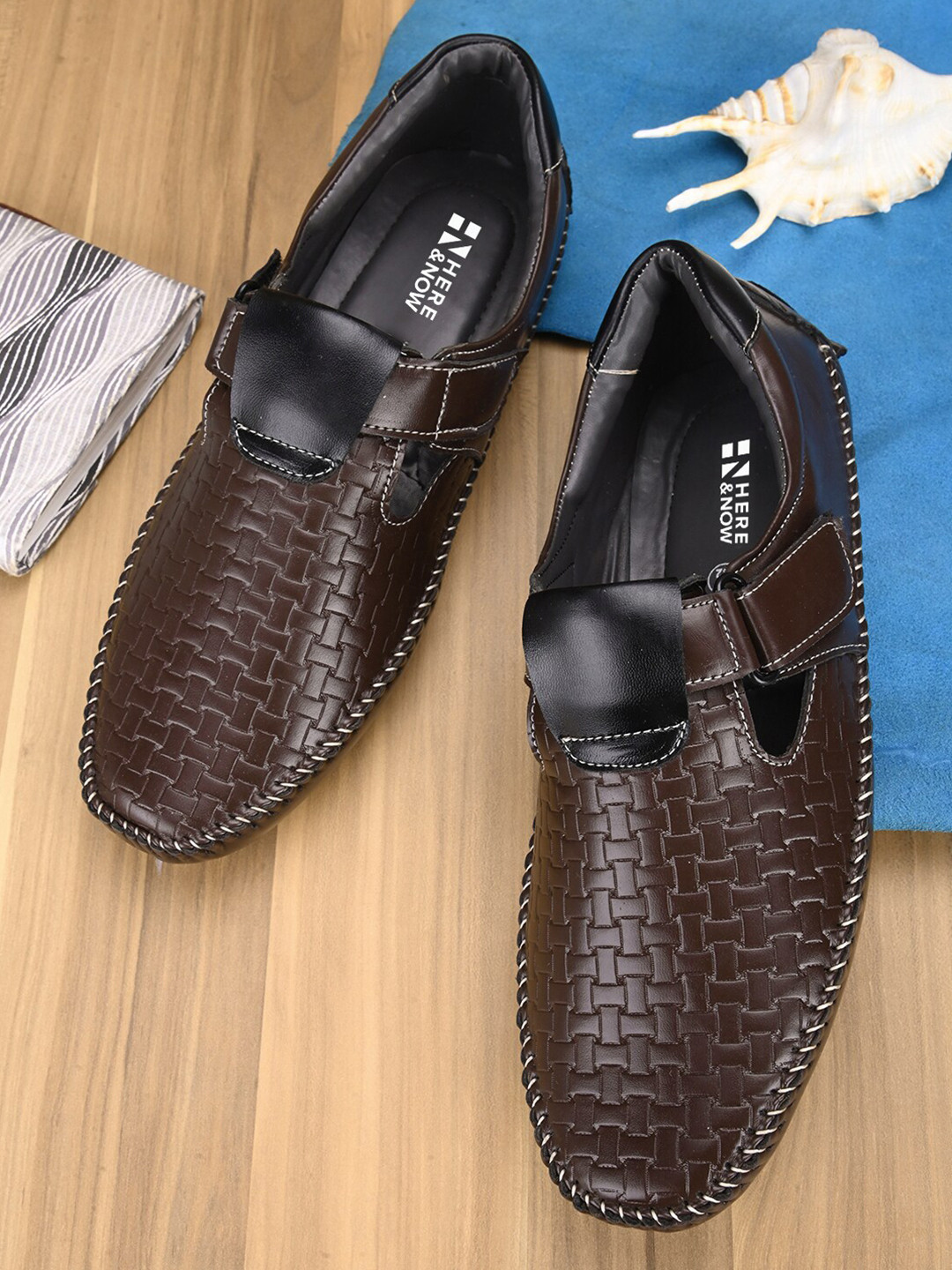 

HERE&NOW Men Brown Textured Shoe-Style Sandals