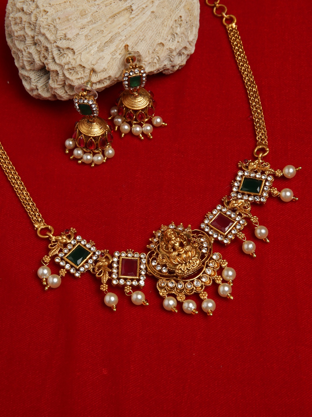 

justpeachy Gold-Plated Stone Studded & Beaded Jewellery Set