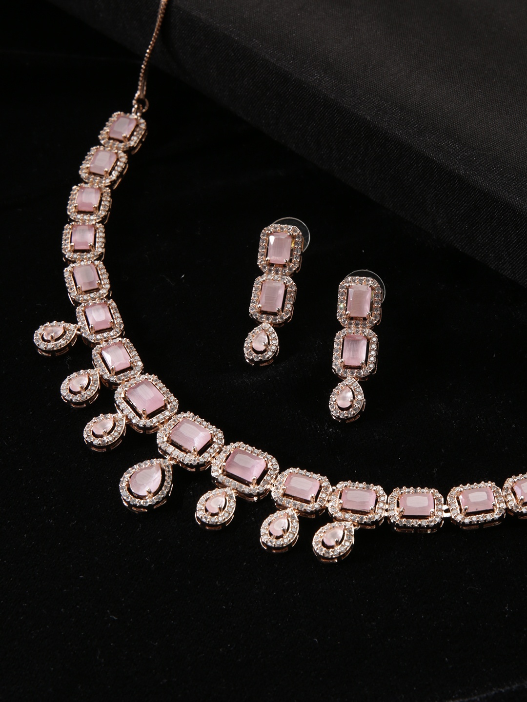 

justpeachy Rose Gold-Plated Stone Studded Jewellery Set