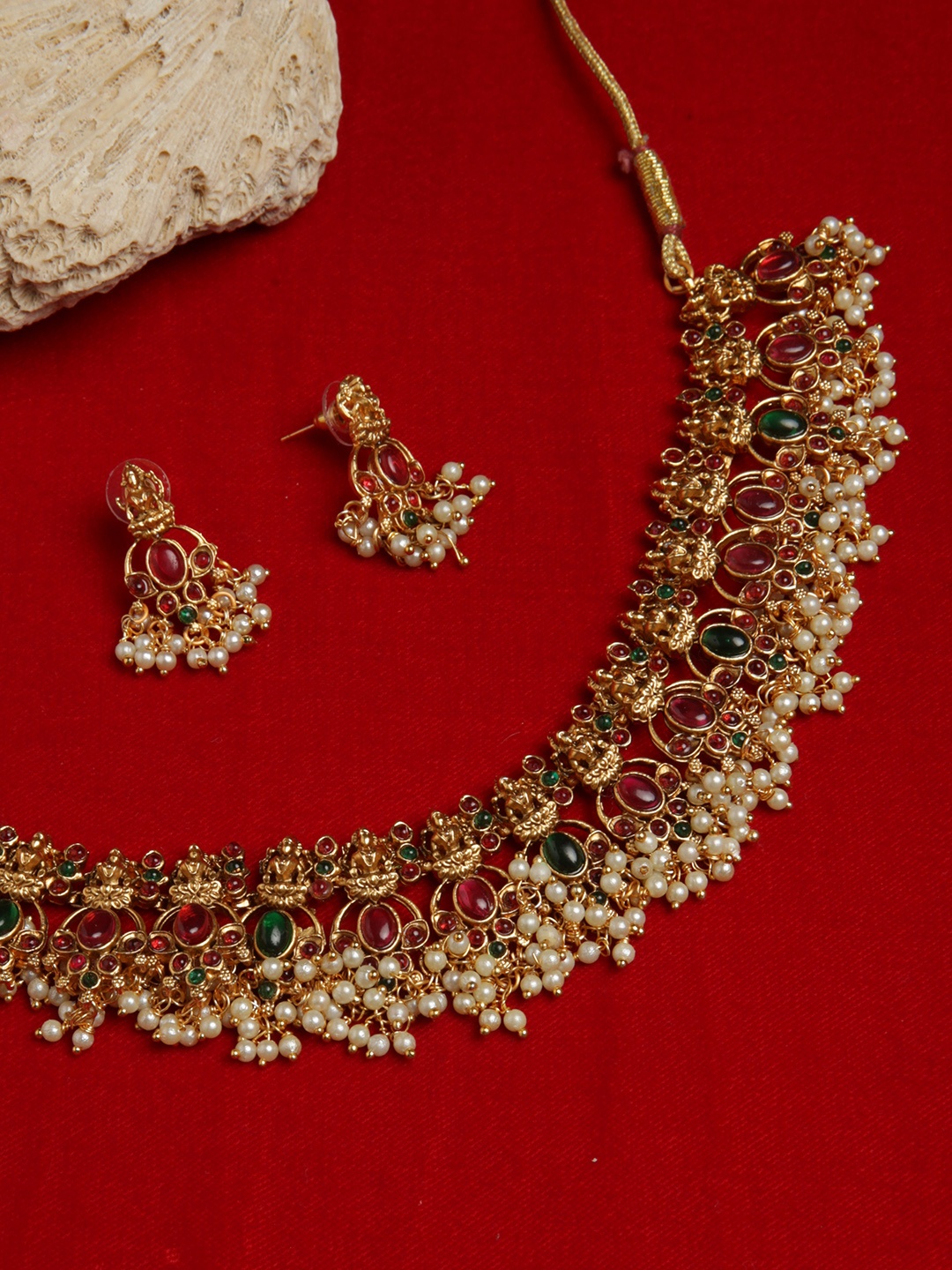 

justpeachy Gold-Plated Stone Studded & Beaded Jewellery Set