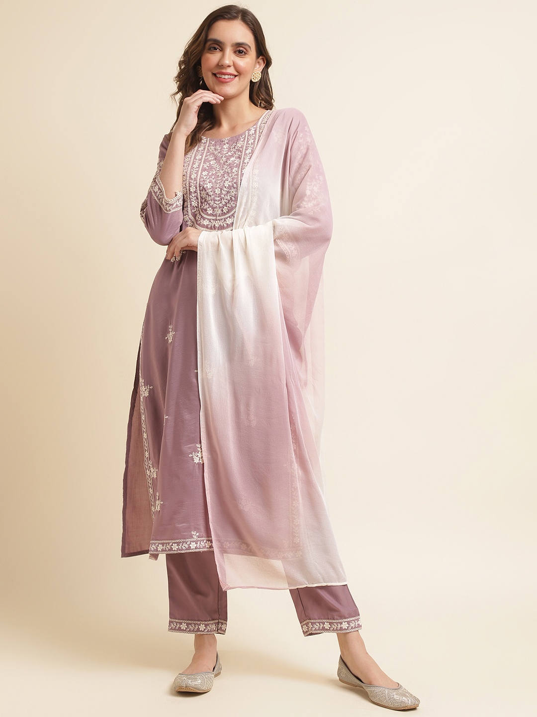 

Ishin Mauve & White Floral Embroidered Thread Work Kurta With Trousers & Dupatta