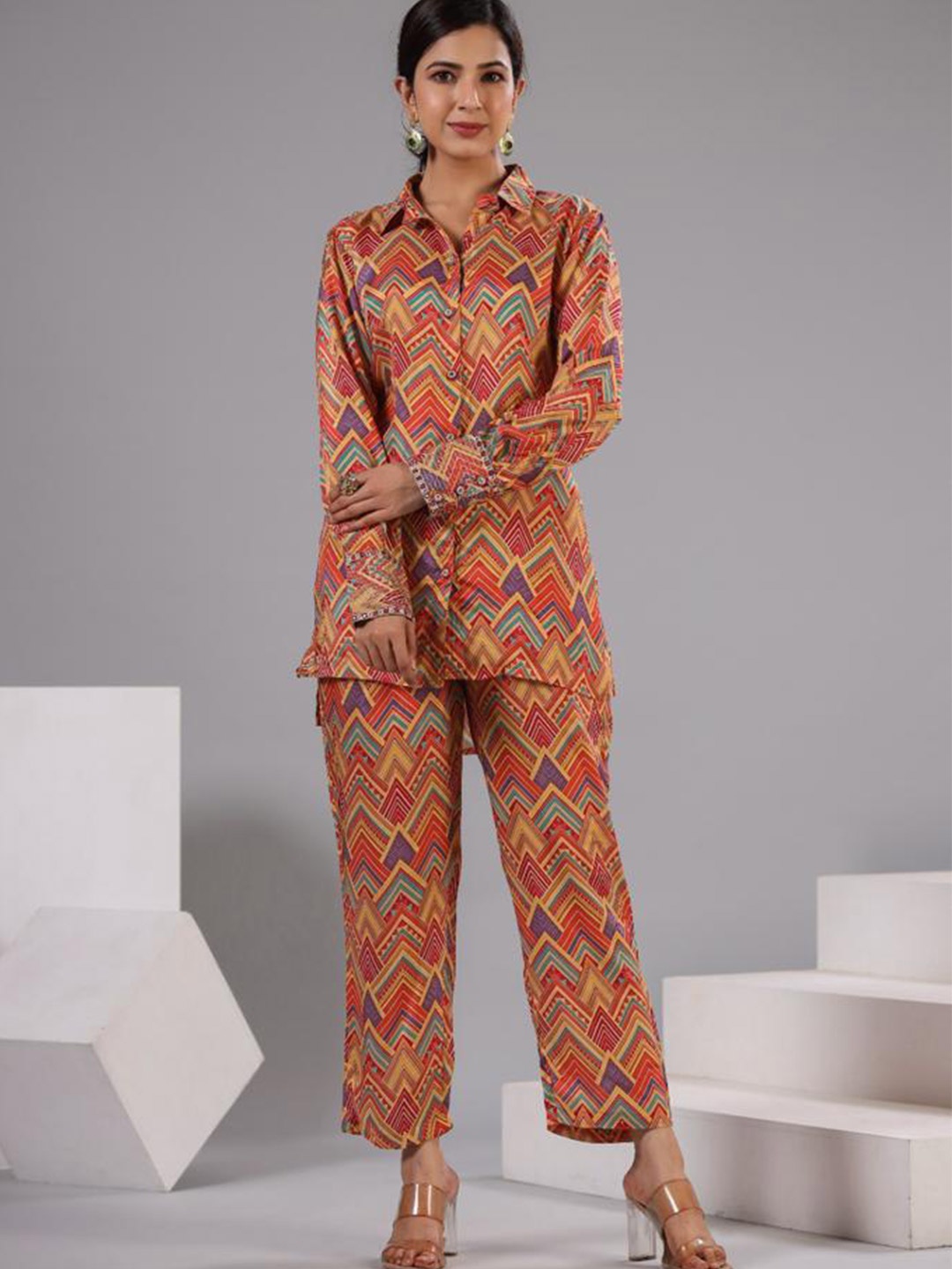 

Ittarr Geometric Printed Shirt With Trousers, Orange