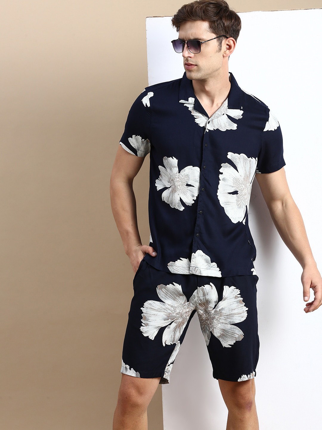 

SHOWOFF Floral Printed Shirt With Shorts, Navy blue
