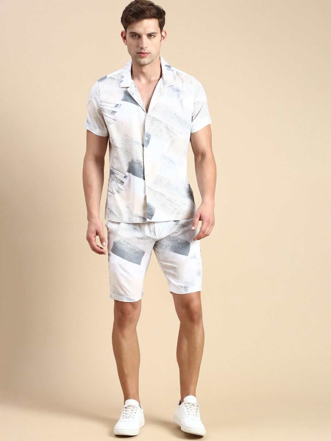 

SHOWOFF Printed Shirt With Shorts, White