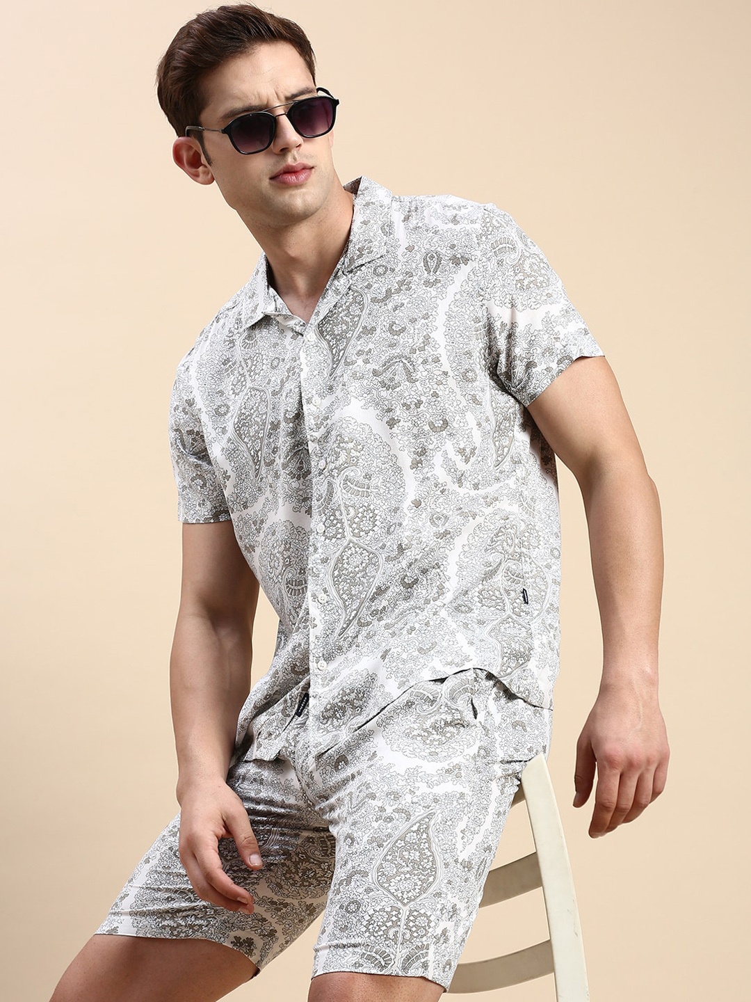 

SHOWOFF Printed Shirt With Shorts, Cream