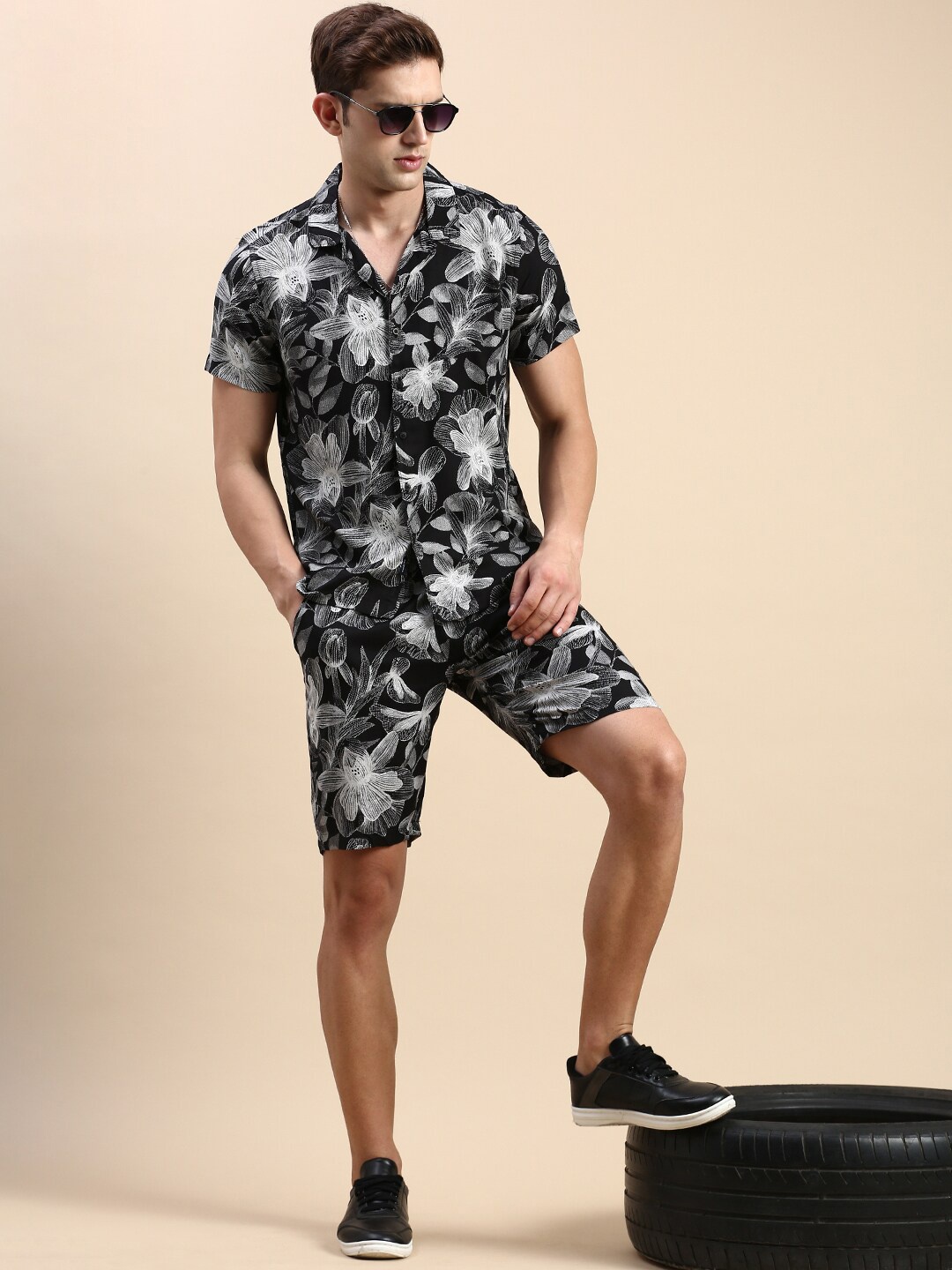 

SHOWOFF Printed Shirt With Shorts, Black