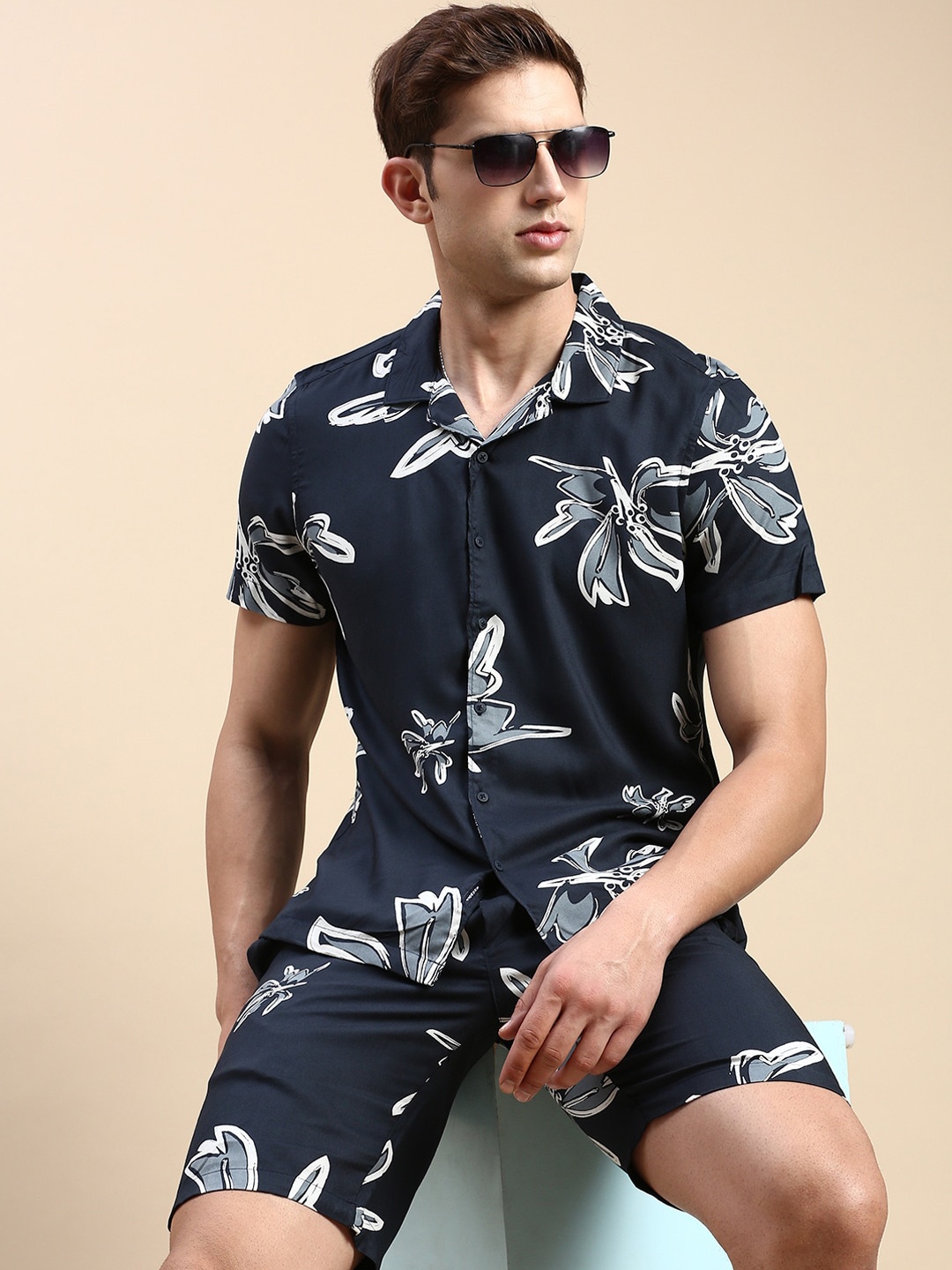 

SHOWOFF Printed Shirt With Shorts, Black