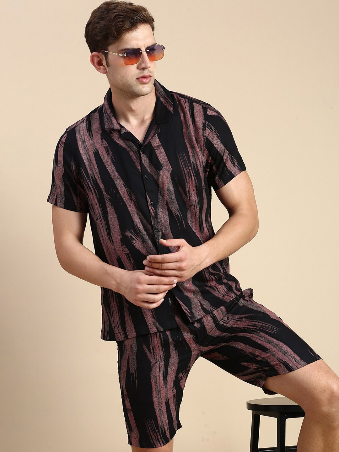 

SHOWOFF Printed Shirt With Shorts, Black