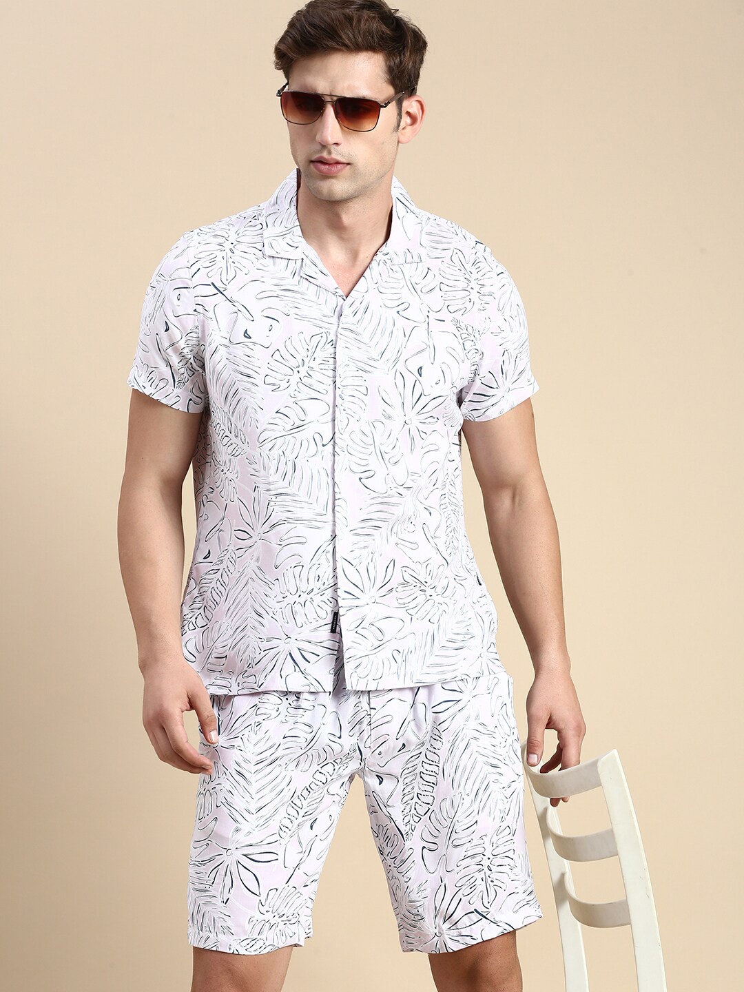 

SHOWOFF Printed Shirt With Shorts Co-Ords, White