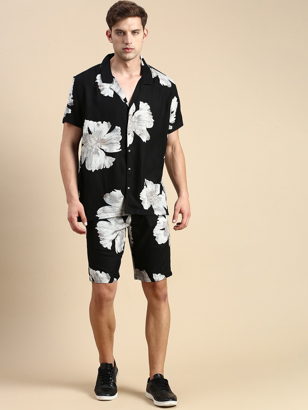 

SHOWOFF Floral Printed Shirt With Shorts Co-Ords, Black