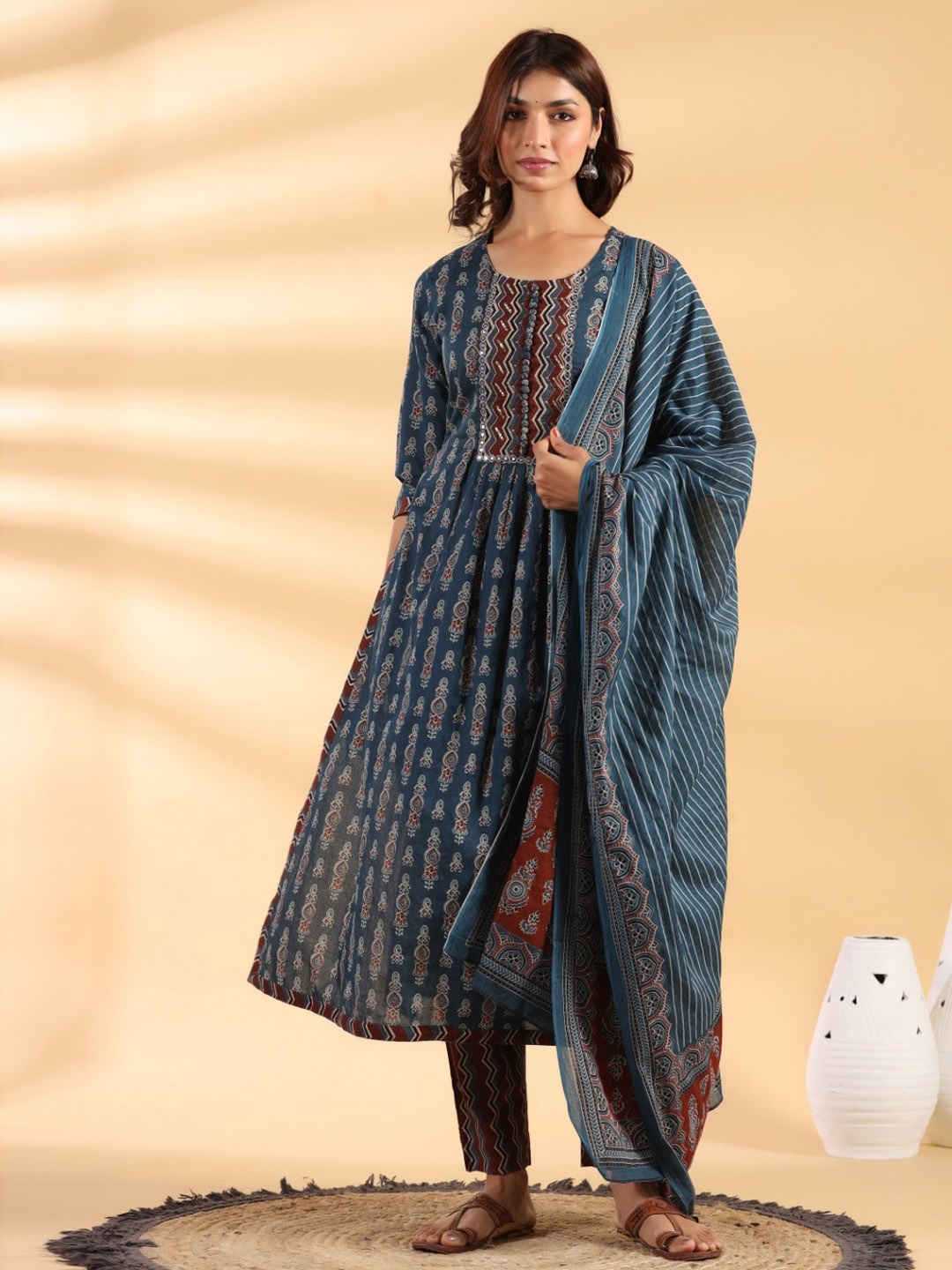 

Ittarr Women Ethnic Motifs Printed Regular Pure Cotton Kurta with Trousers & With Dupatta, Blue