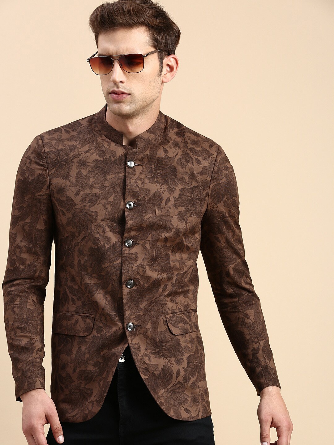 

SHOWOFF Printed Slim Fit Mandarin Collar Bandhgala Blazer, Brown