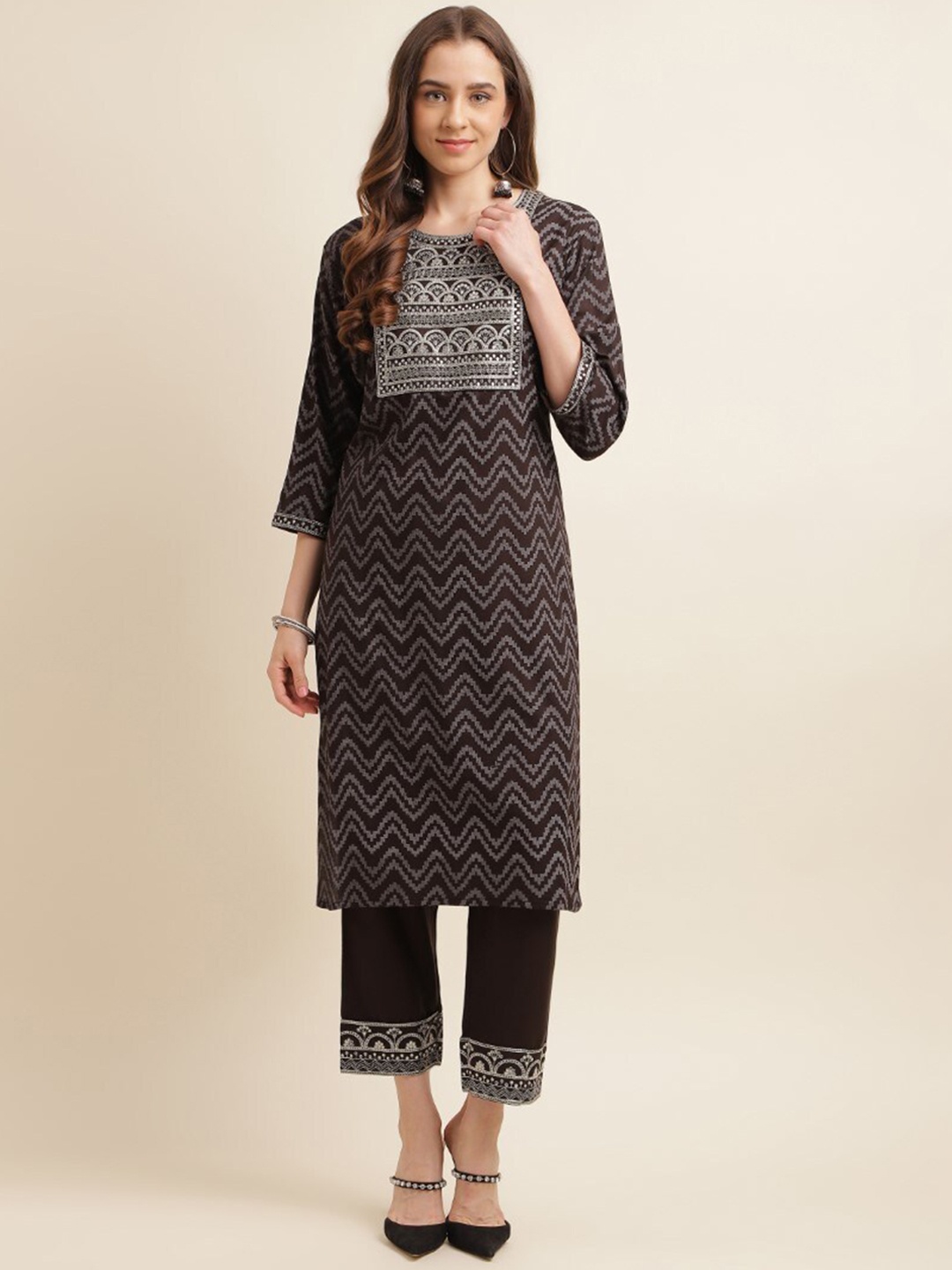 

kasee Women Geometric Printed Regular Straight Kurta with Trousers, Black