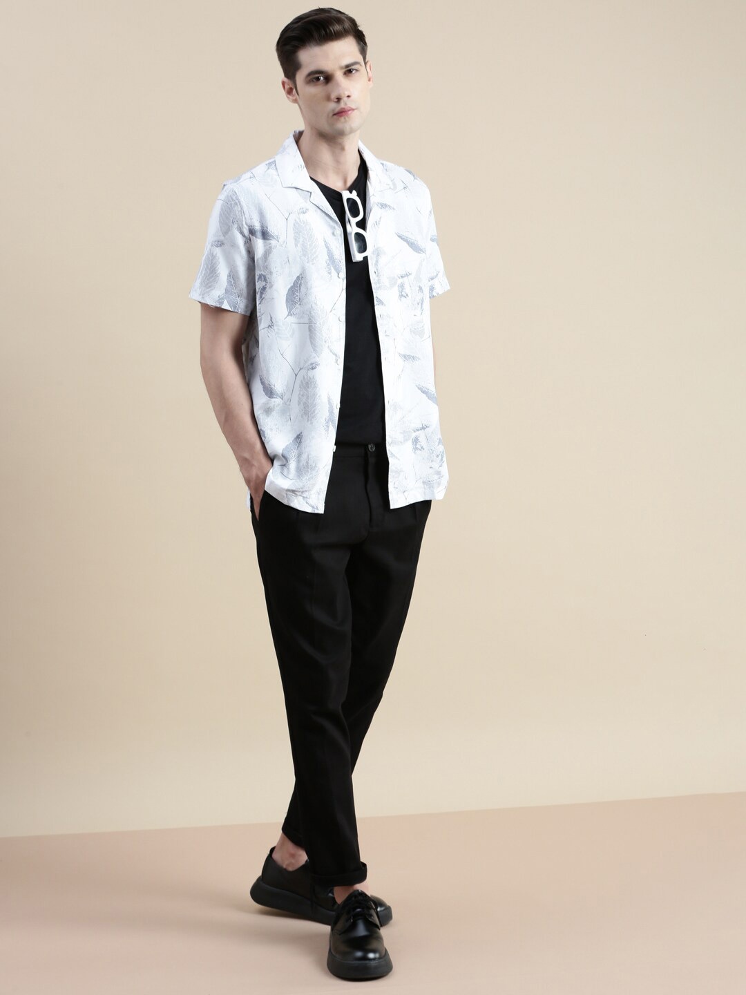 

INVICTUS Comfort Slim Fit Floral Printed Casual Shirt, White