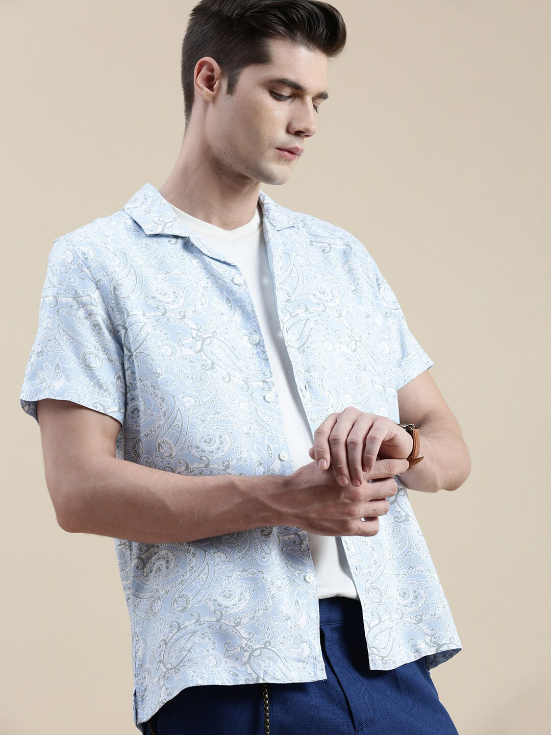 

INVICTUS Comfort Slim Fit Ethnic Motifs Printed Casual Shirt, Blue