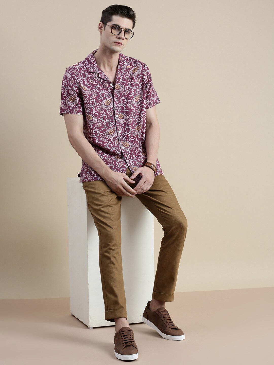 

INVICTUS Comfort Slim Fit Ethnic Motifs Printed Casual Shirt, Purple