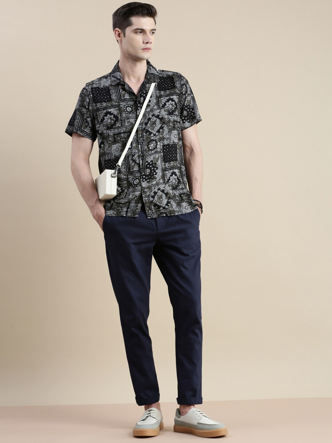 

INVICTUS Comfort Slim Fit Ethnic Motifs Printed Casual Shirt, Black
