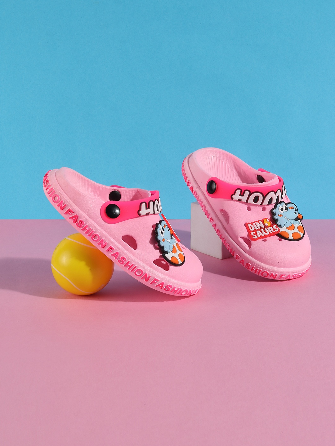 

Jazzy Juniors Kids Applique Embellished Clogs, Pink