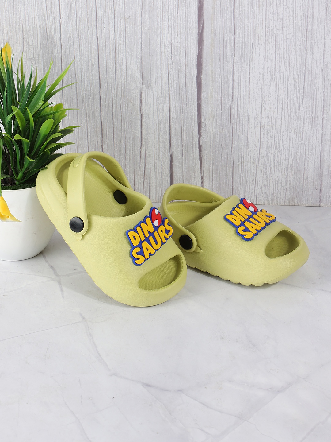 

Jazzy Juniors Kids Self Design Clogs, Green