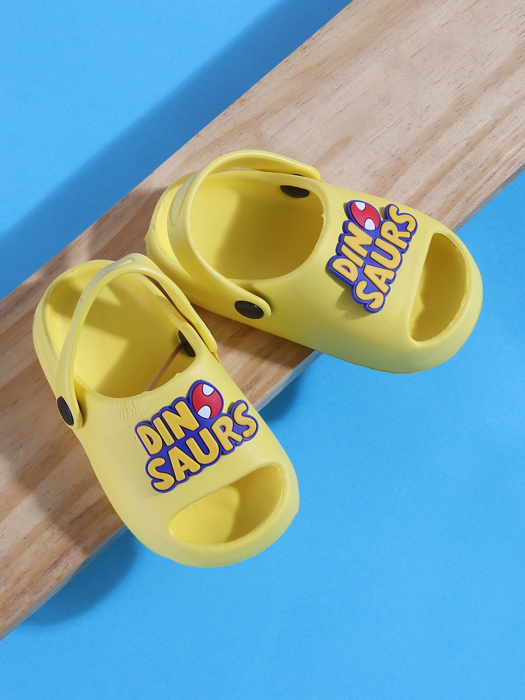 

Jazzy Juniors Kids Applique Embellished Clogs, Yellow