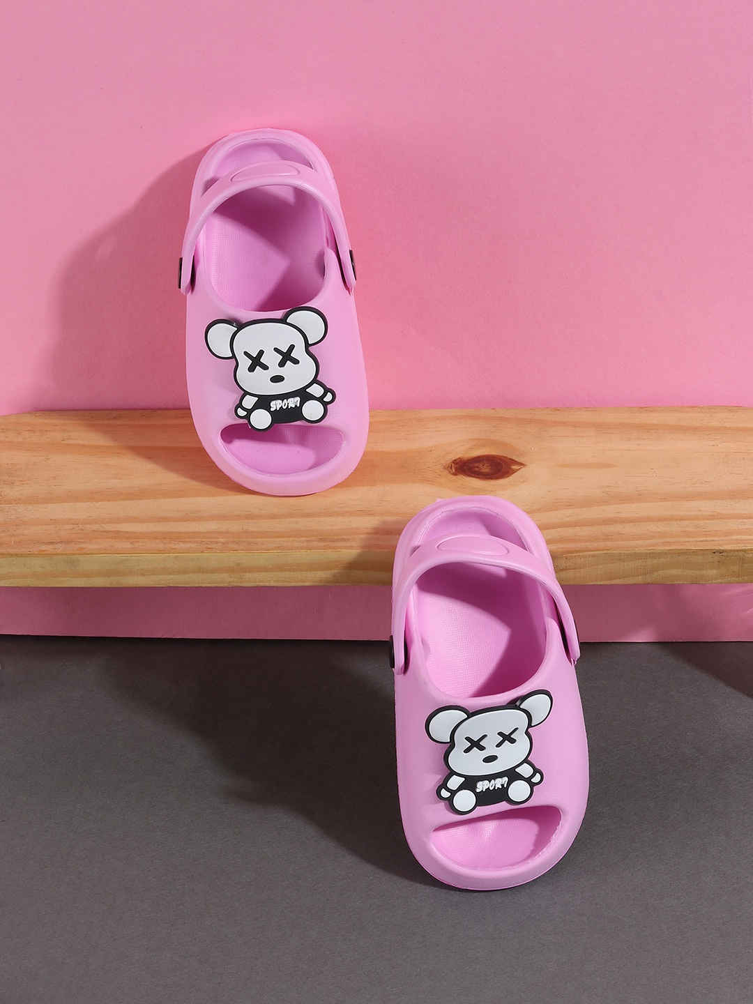 

Jazzy Juniors Kids Applique Embellished Clogs, Pink