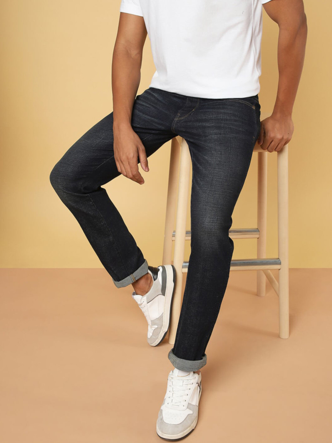 

Wrangler Men Skanders Slim Fit Cotton Light Fade Stretchable Jeans, Blue
