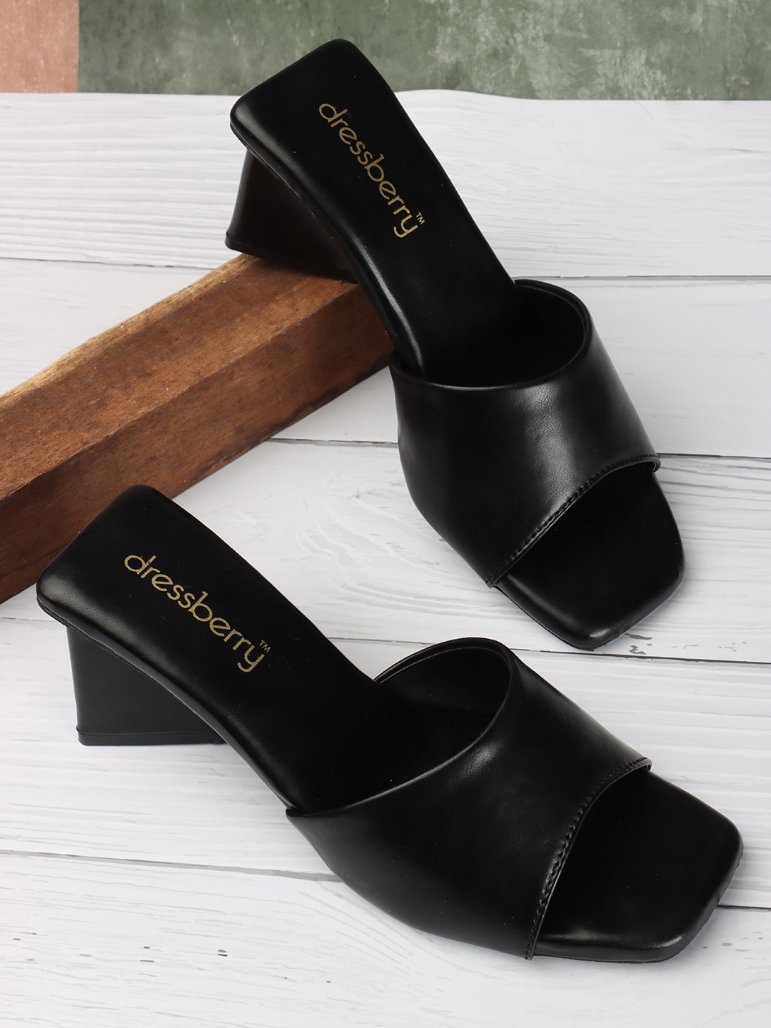 

DressBerry Black PU Block Heels