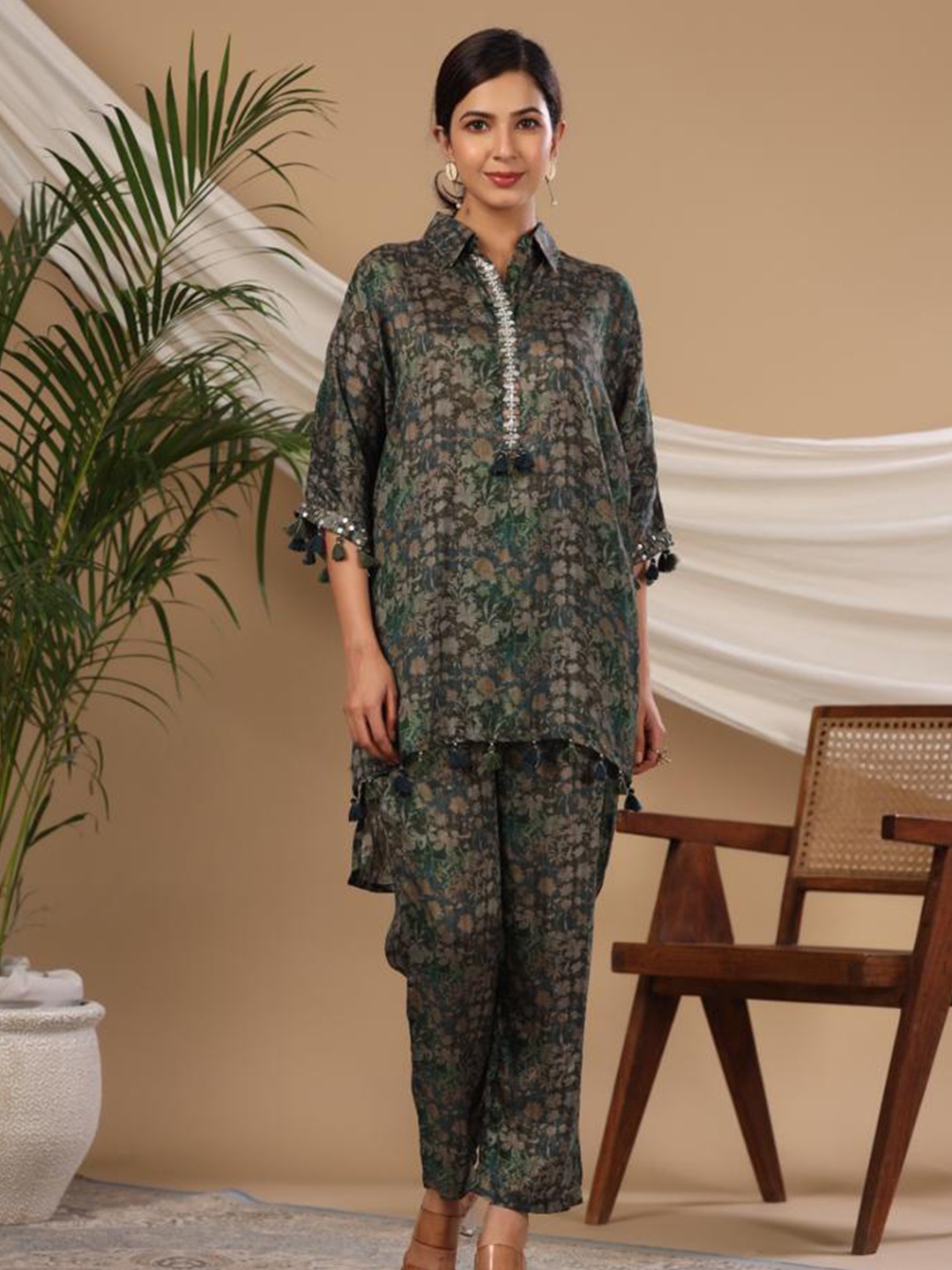 

Ittarr Floral Printed A-Line Kurti With Palazzo, Green