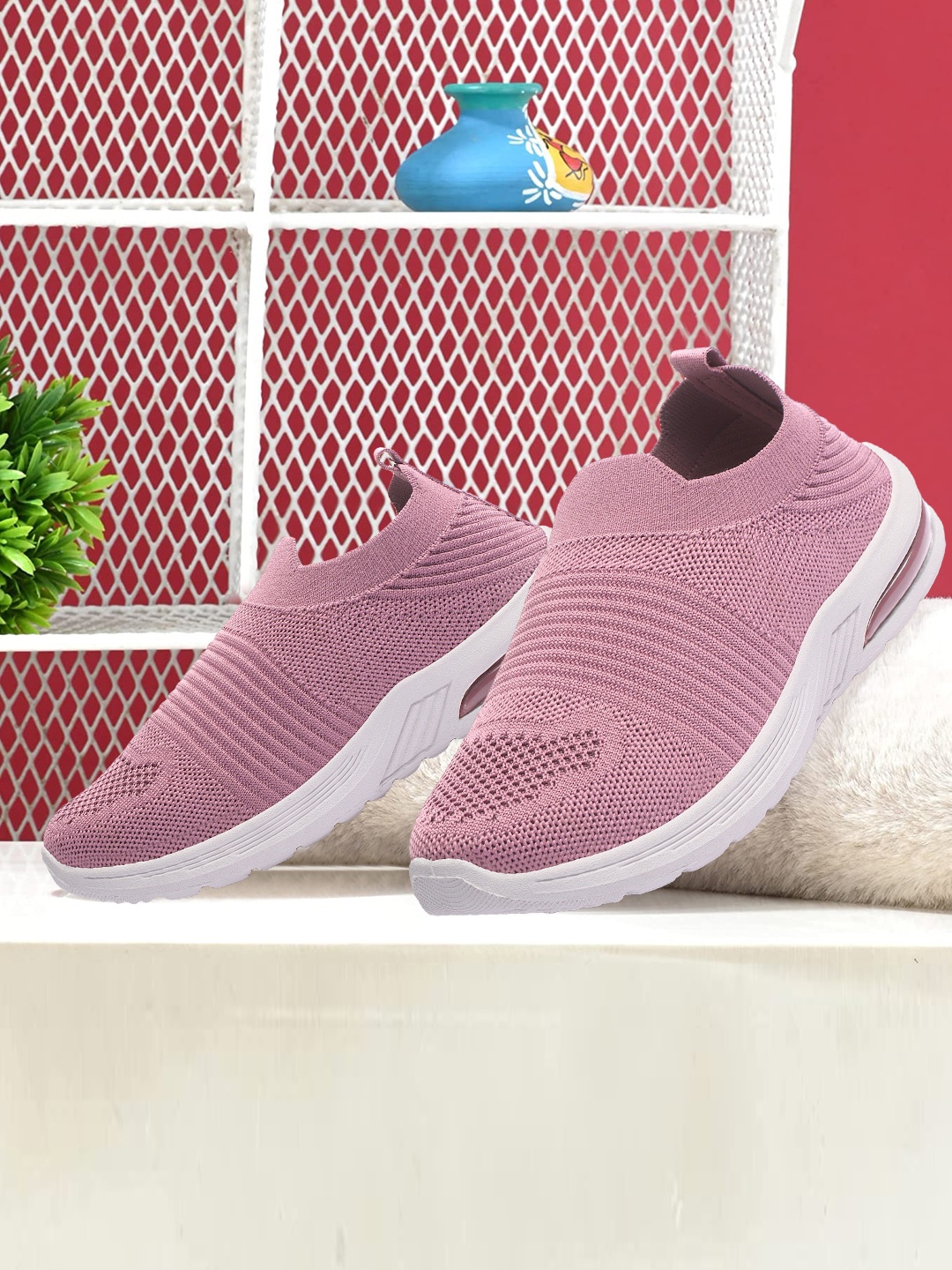 

TWIN TOES Women Woven Design Lightweight Slip-On Sneakers, Pink