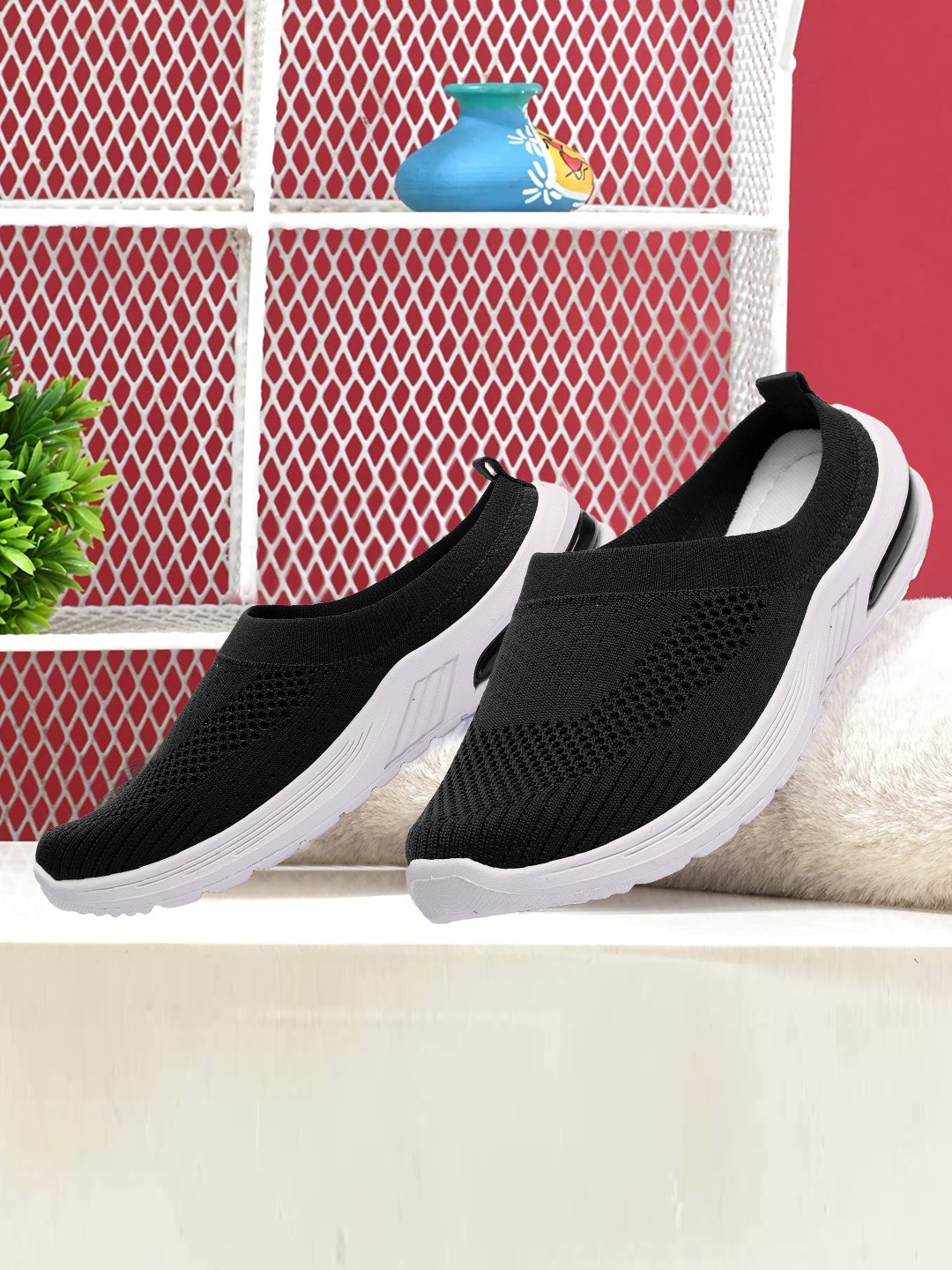 

TWIN TOES Women Woven Design Lightweight Slip-On Sneakers, Black