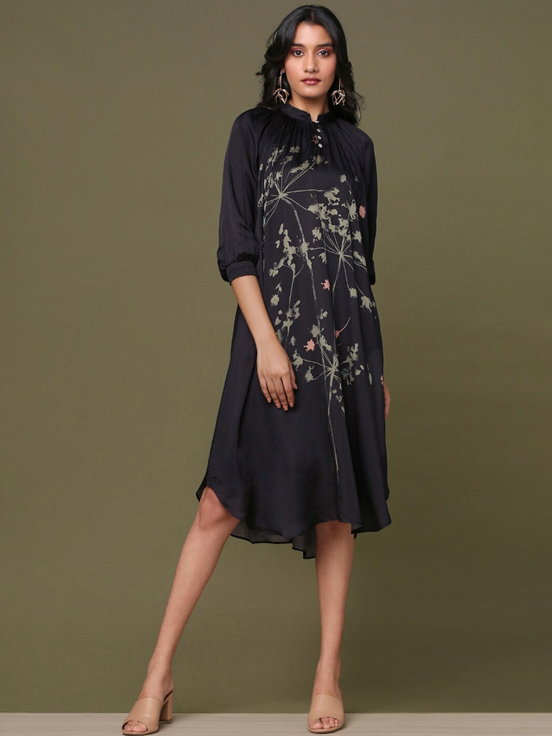 

Marigold Lane Abstract Print Mandarin Collar A-Line Midi Dress, Black