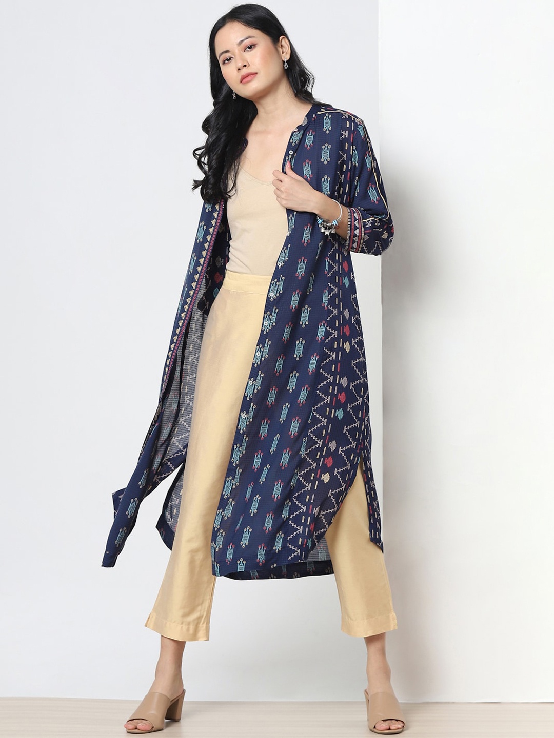 

Marigold Lane Geometric Printed Band Collar Kurta, Navy blue
