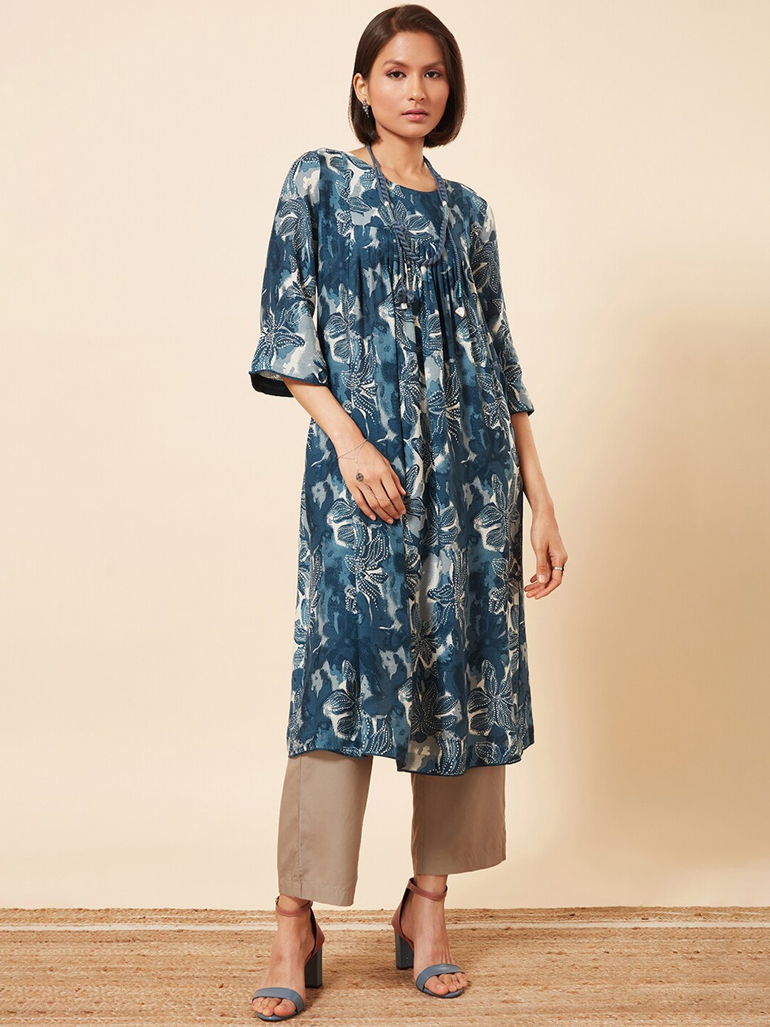 

Marigold Lane Floral Printed Round Neck Pleated Kurta, Blue