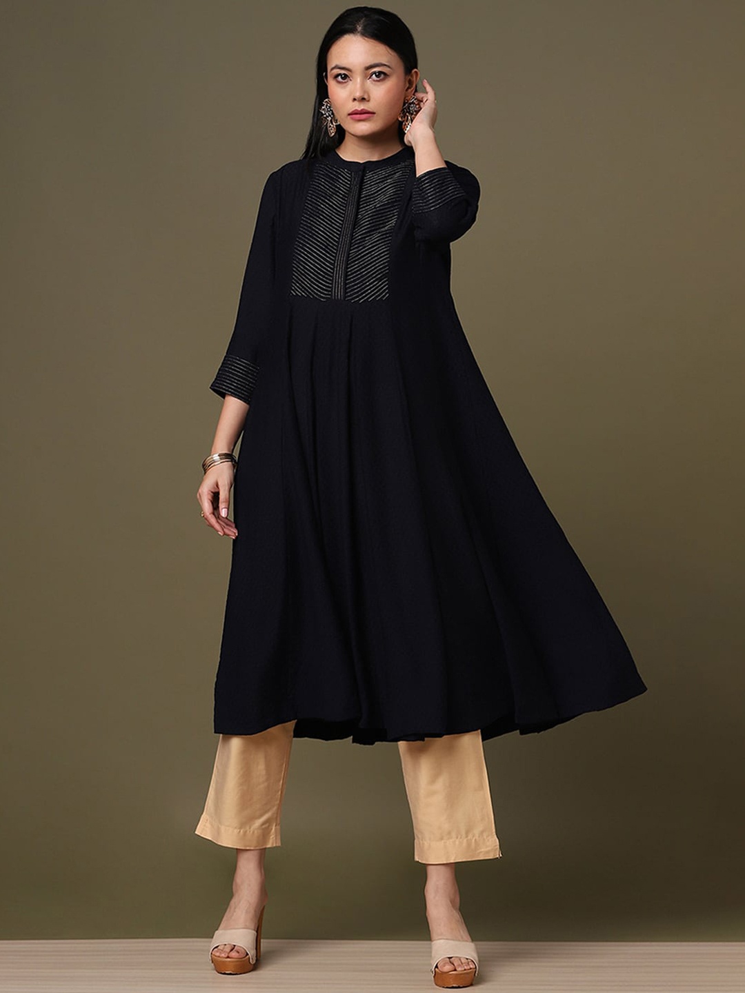 

Marigold Lane Women Band Collar Anarkali Kurta, Black