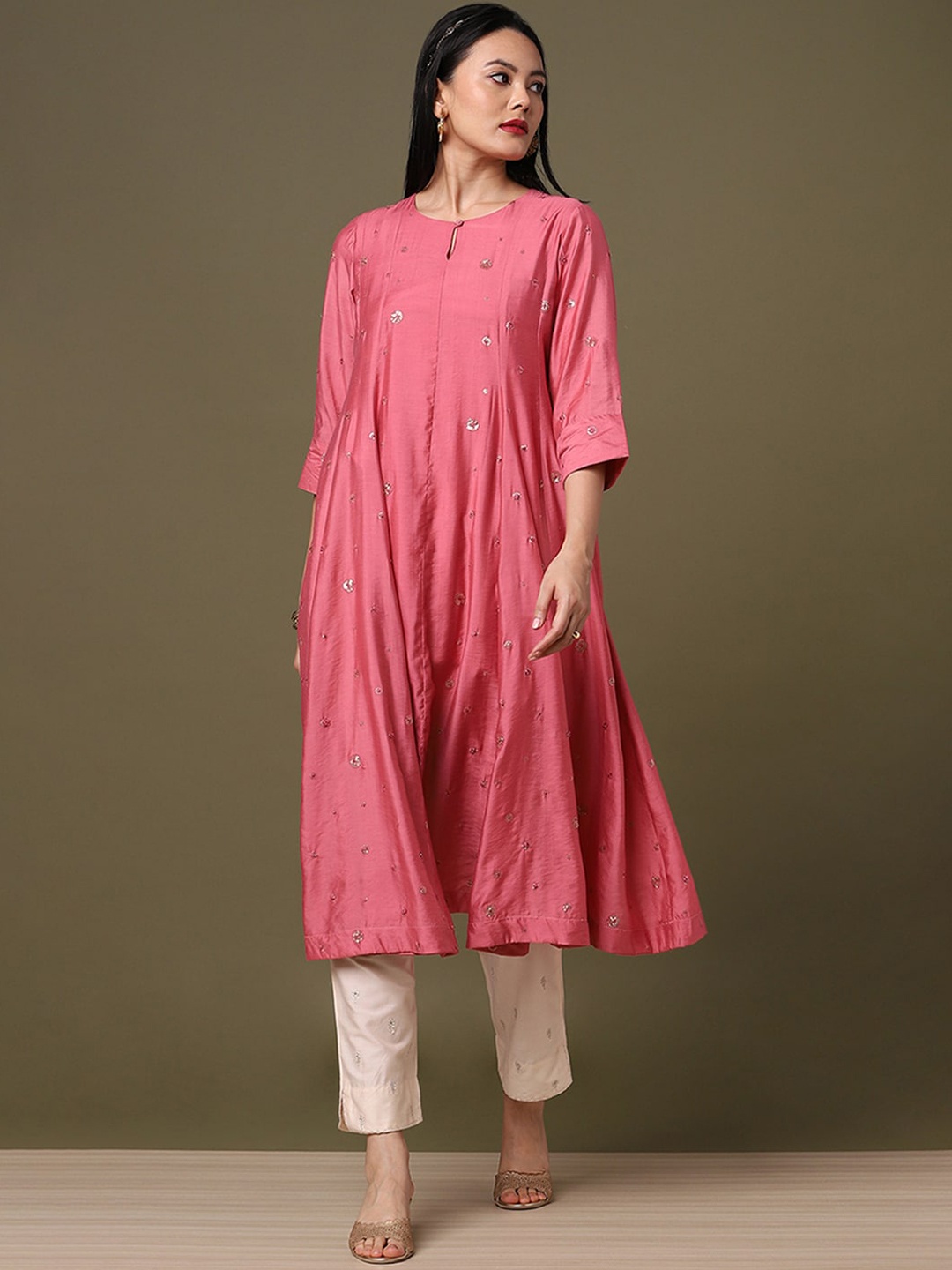 

Marigold Lane Women Sequins Embellished Chanderi Silk Panelled A-Line Kurta, Peach