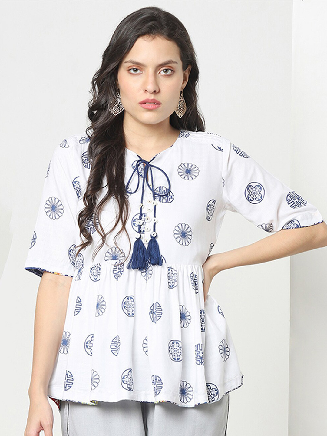 

Marigold Lane Geometric Printed Empire Top, White