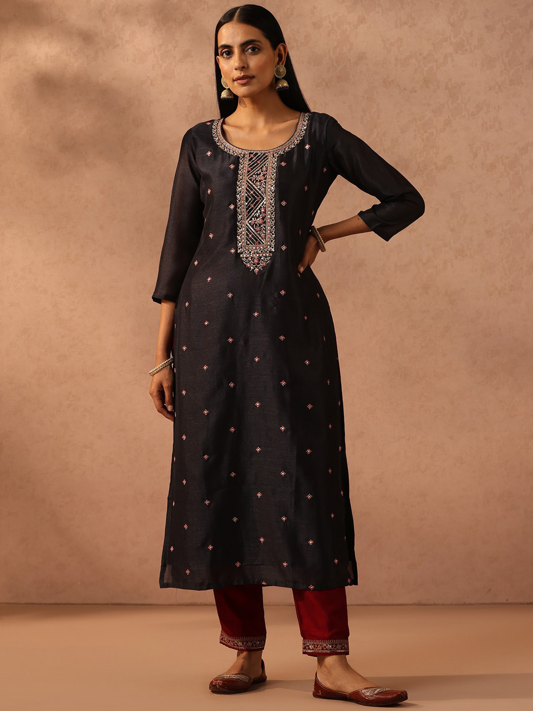 

Libas Black & Gold-Toned Ethnic Motifs Embroidered Zari Straight Kurta