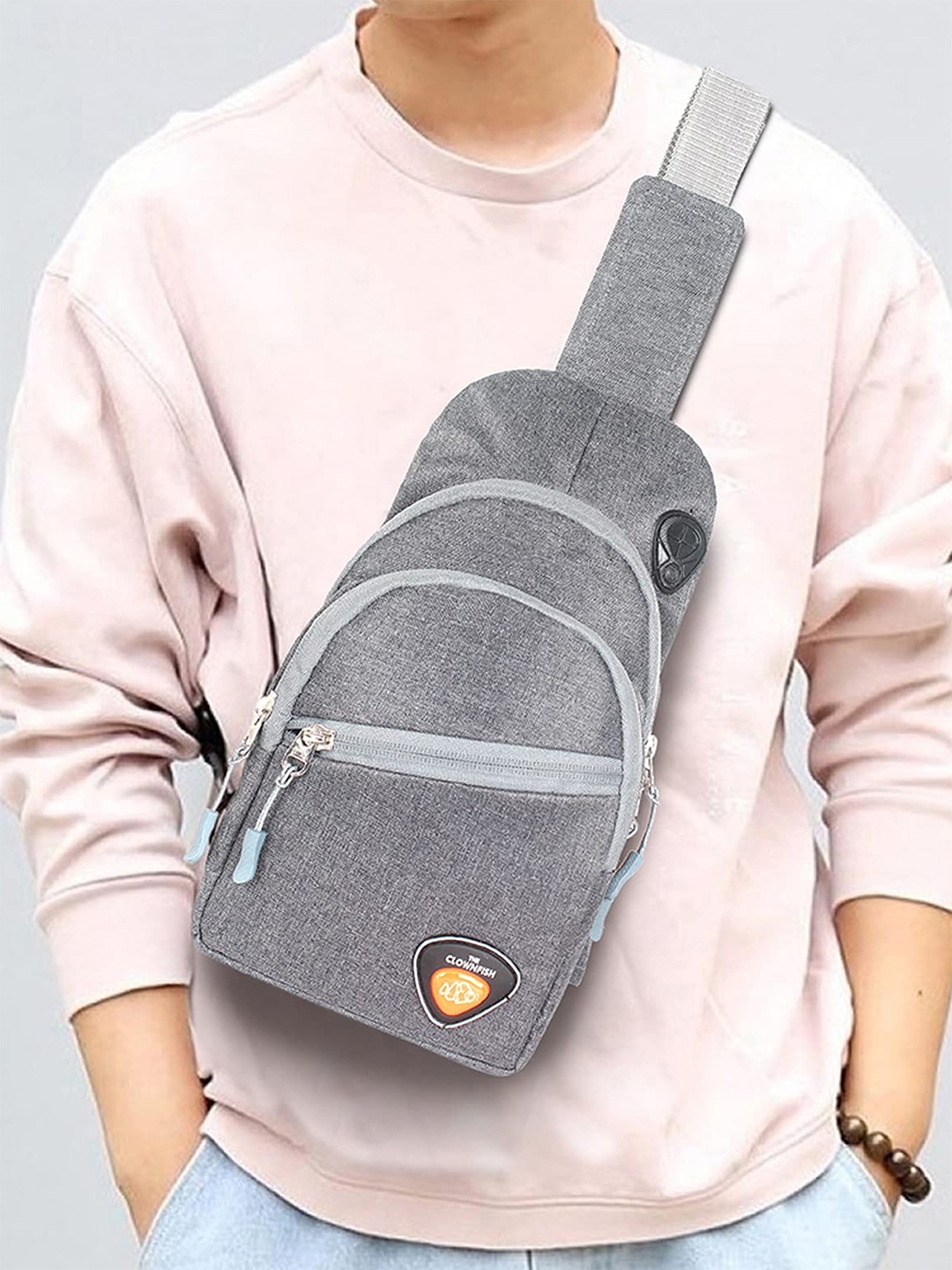 

THE CLOWNFISH Cordette Crossbody Chest Bag with Earphone Hole, Grey