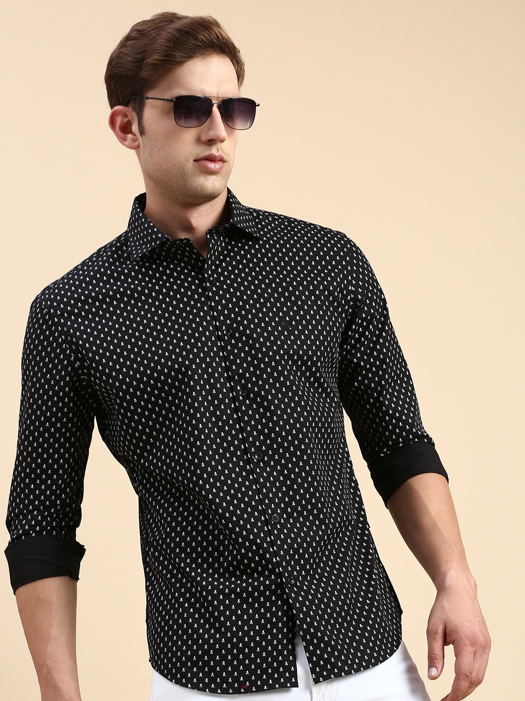 

SHOWOFF Men Printed Cotton Premium Slim Fit Opaque Casual Shirt, Black