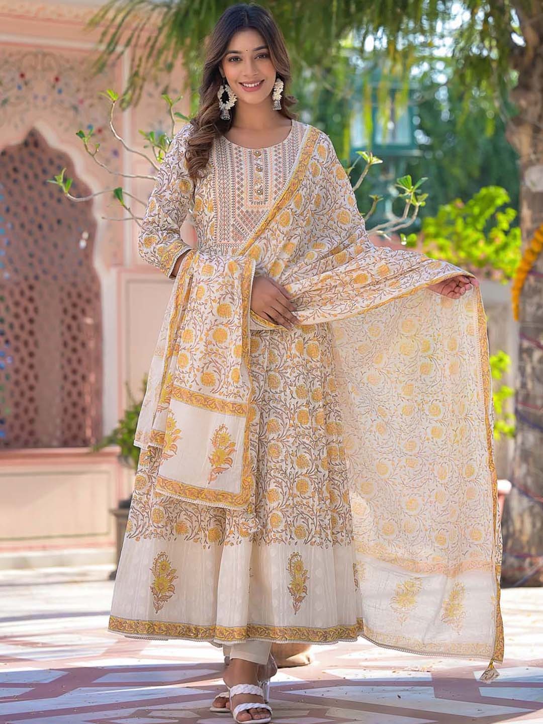 

Meena Bazaar Floral Printed Anarklai Kurta With Trousers & Dupatta, Cream