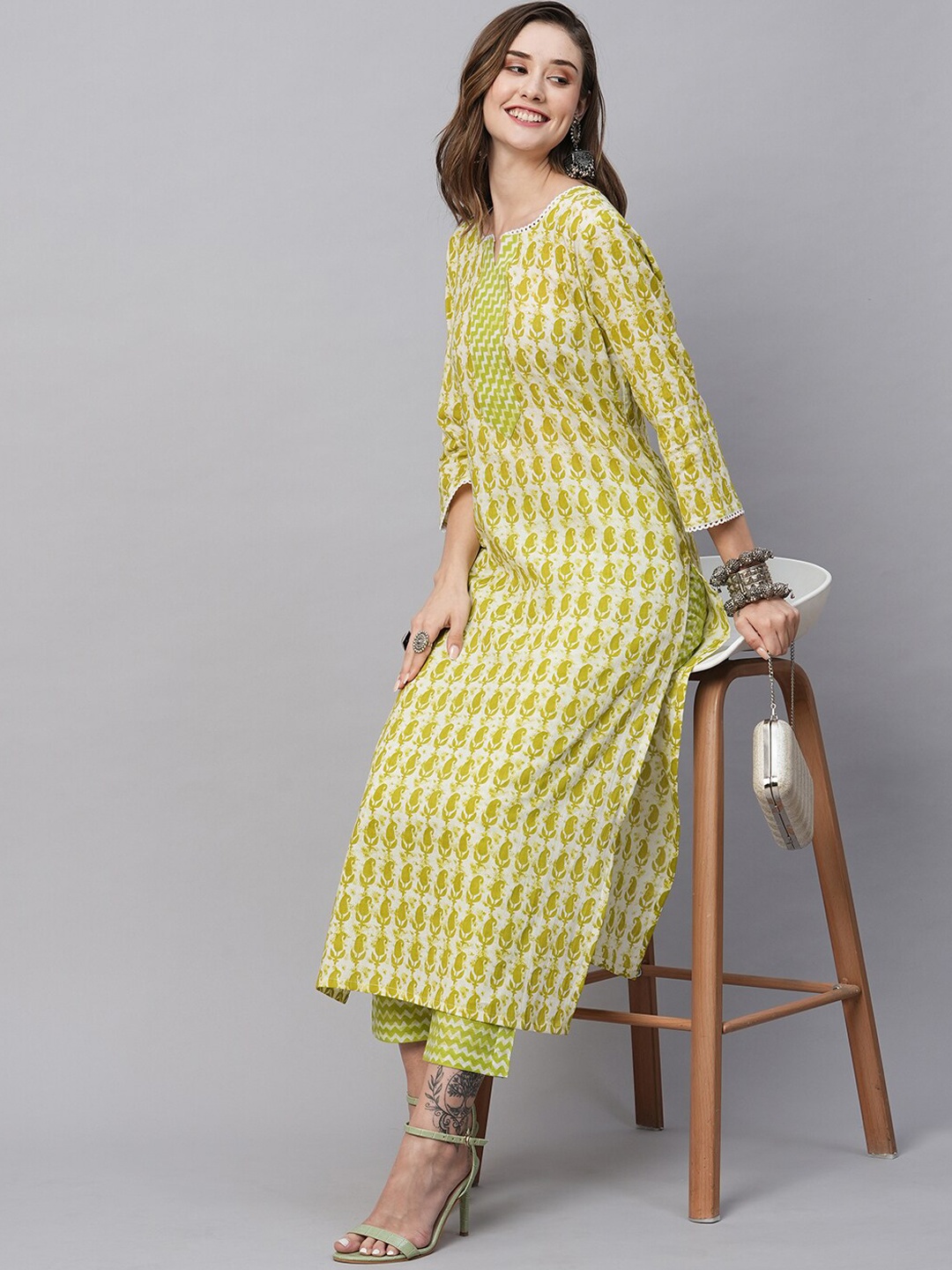

KALINI Ethnic Motifs Printed Straight Kurta With Trousers, Green