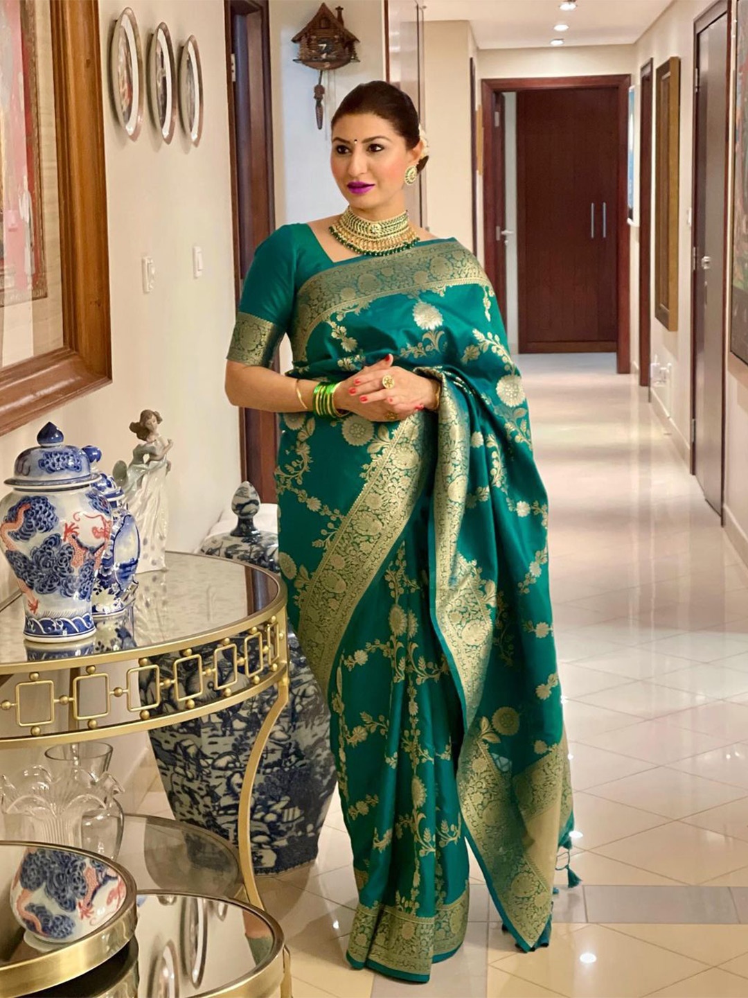 

AVANTIKA FASHION Ethnic Motifs Zari Pure Silk Kanjeevaram Saree, Green