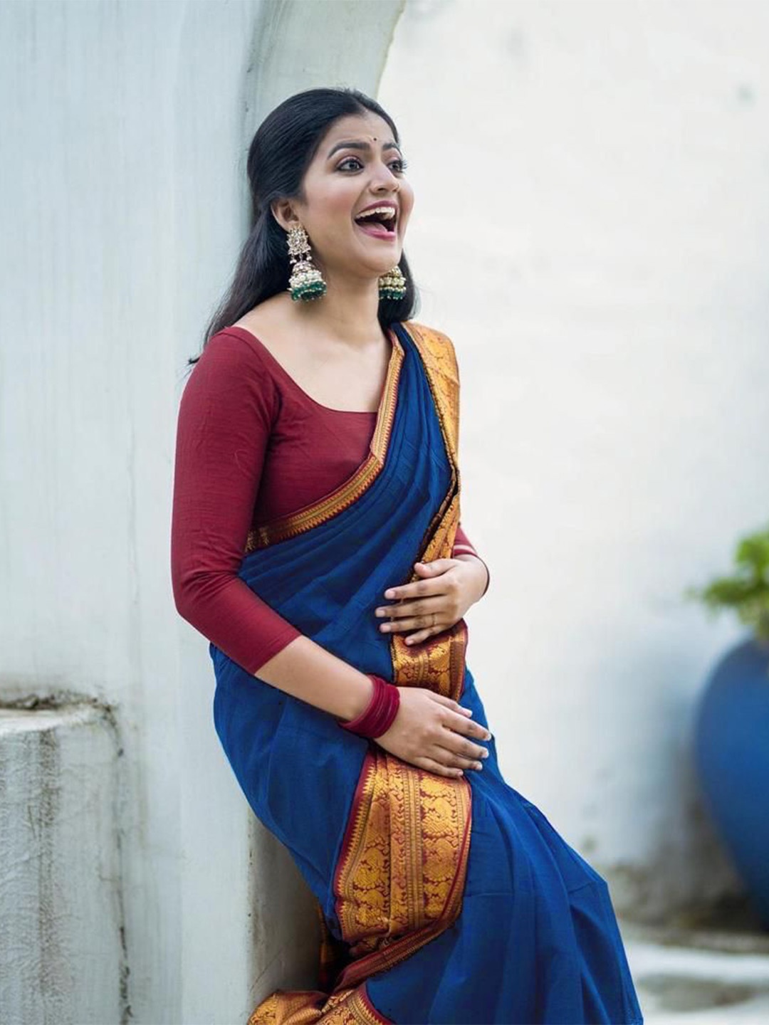 

AVANTIKA FASHION Zari Pure Silk Kanjeevaram Saree, Blue