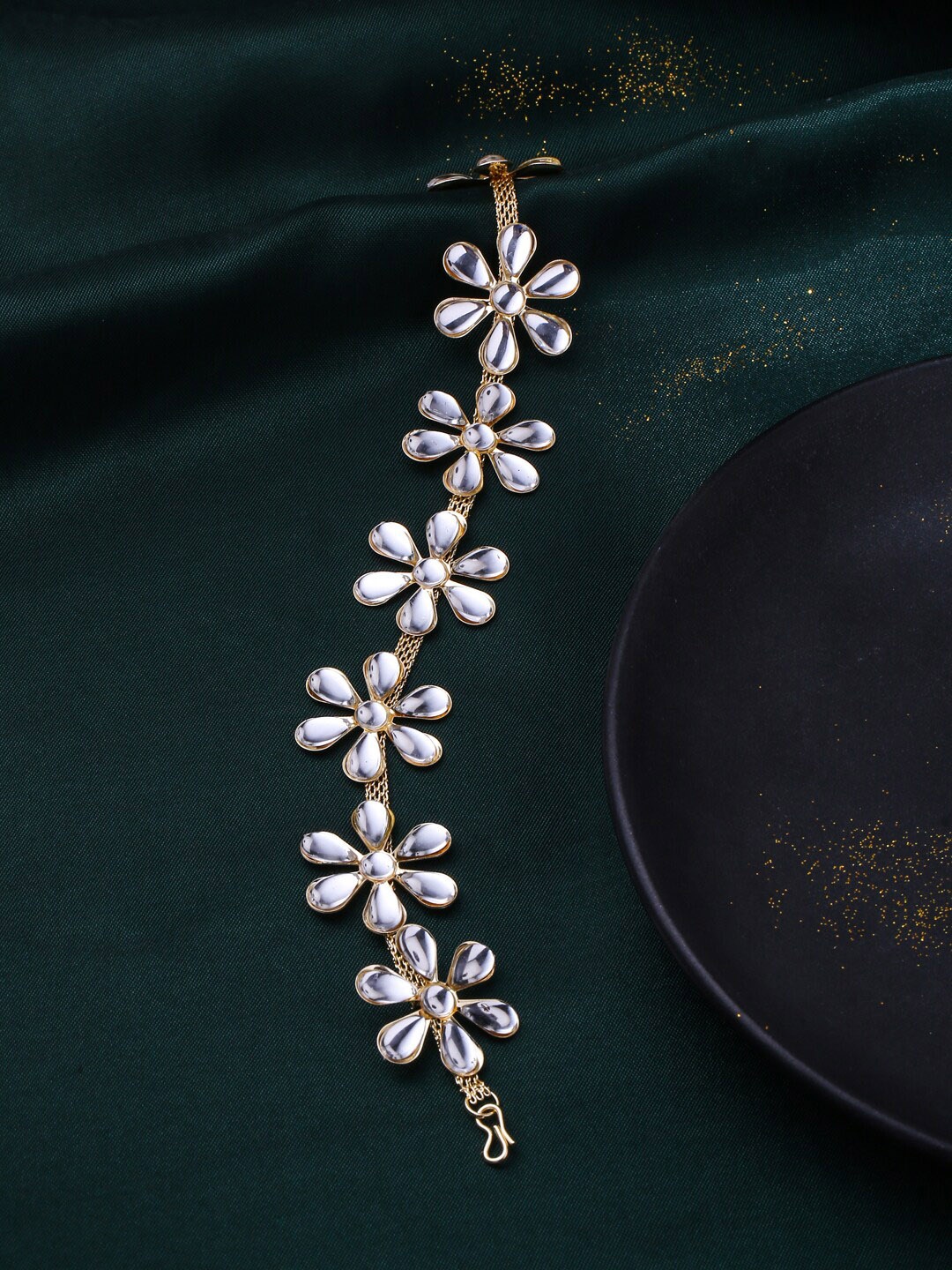 

NVR Gold Plated Kundan Studded & Beaded Matha Patti